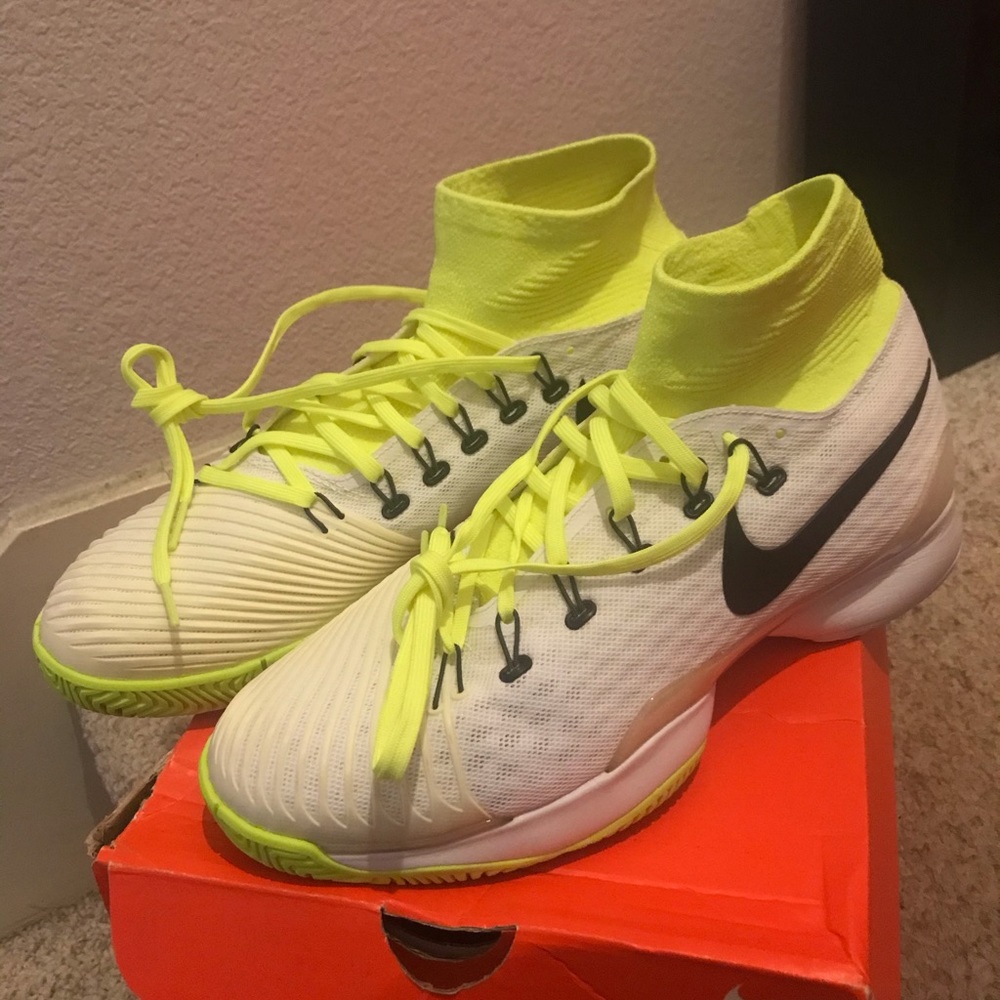 Nike Tennis Air Zoom Ultrafly HC QS Shoes